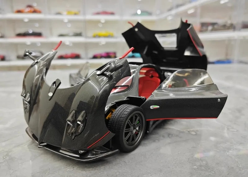 1:18 Pagani 2005 Zonda F