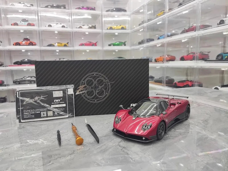 1:18 Pagani 2005 Zonda F Rosso Red