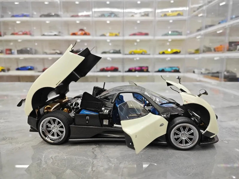 1:18 Pagani 2005 Zonda F Rosso White