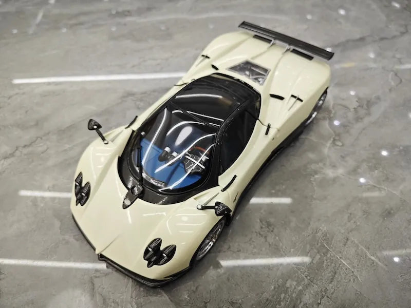 1:18 Pagani 2005 Zonda F Rosso White