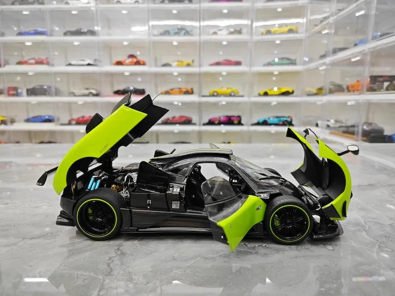 1:18 Pagani 2009 Zonda Cinque Bianco Benny Green