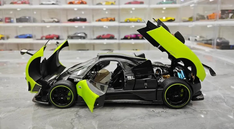 1:18 Pagani 2009 Zonda Cinque Bianco Benny Green