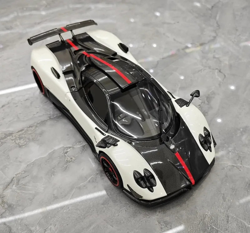 1:18 Pagani 2009 Zonda Cinque Bianco Benny White