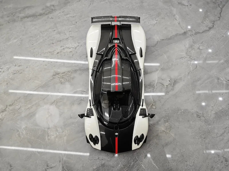 1:18 Pagani 2009 Zonda Cinque Bianco Benny White