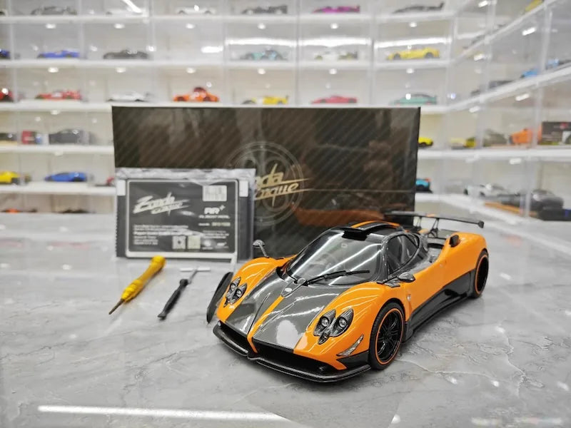 1:18 Pagani 2009 Zonda Cinque Bianco Benny Yellow