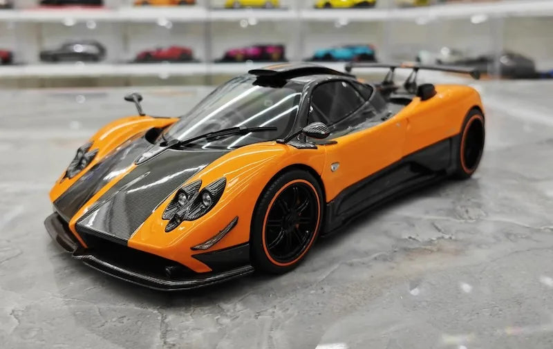 1:18 Pagani 2009 Zonda Cinque Bianco Benny Yellow