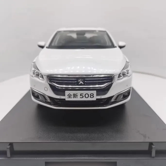 1:18 Peugeot 2014 508 White Die Cast Model Car