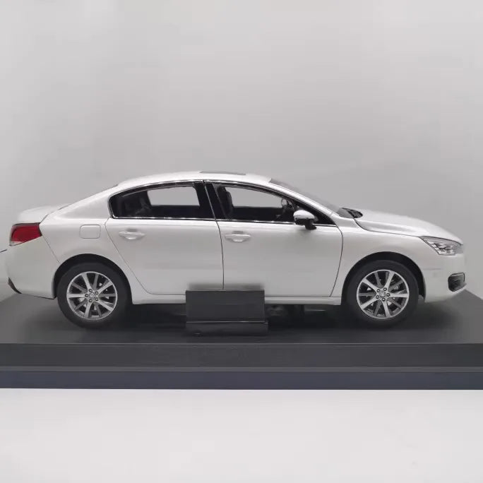 1:18 Peugeot 2014 508 Die Cast Model Car