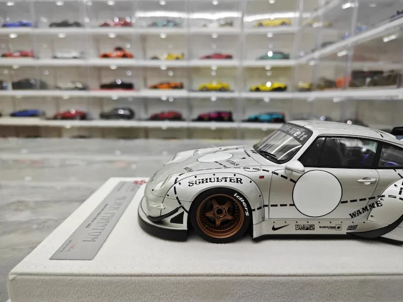 1:18 Porsche 1994 911 Carrera 993 RWB