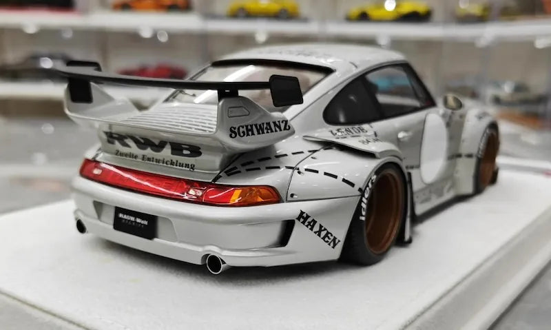 1:18 Porsche 1994 911 Carrera 993 RWB