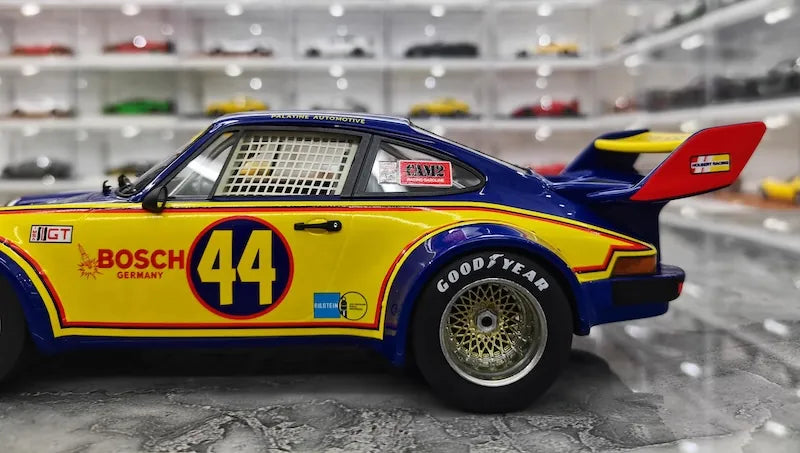 1:18 Porsche 1997 934.5 #44 John Sisk