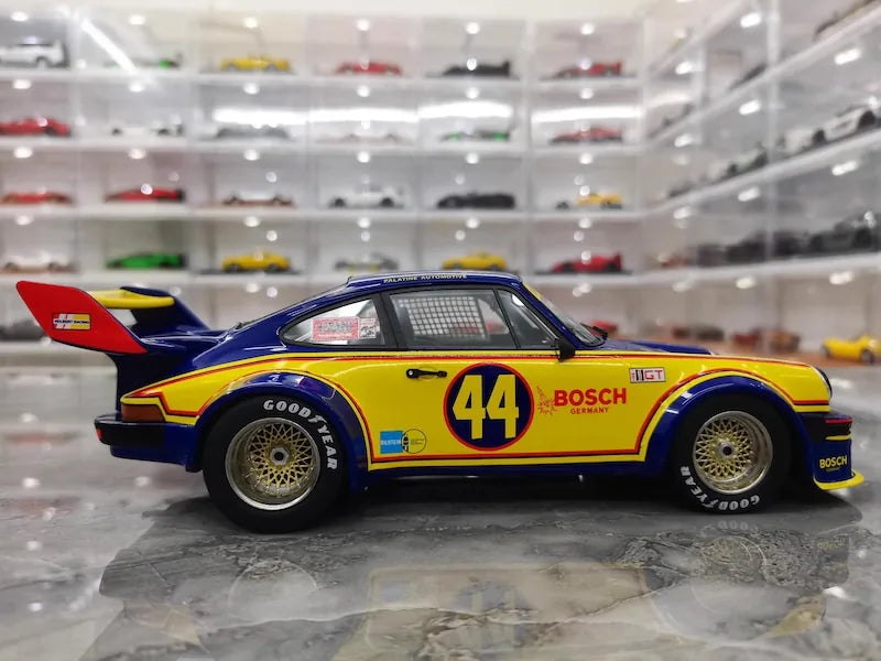 1:18 Porsche 1997 934.5 #44 John Sisk