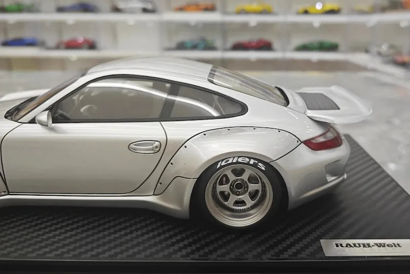 1:18 Porsche 2005 997 RWB