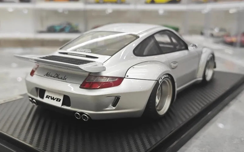 1:18 Porsche 2005 997 RWB