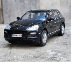 1:18 Porsche 2008 Cayenne Turbo Die Cast Model Car