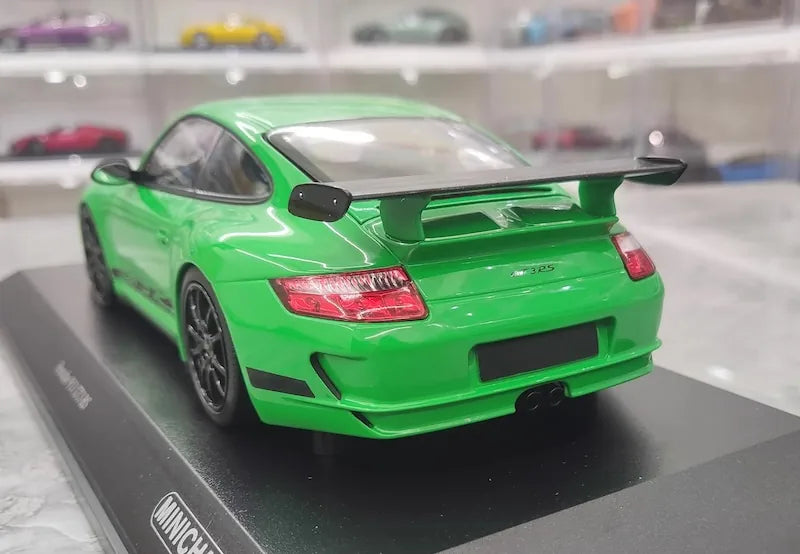 1:18 Porsche 2009 911 GT3 RS 997.2