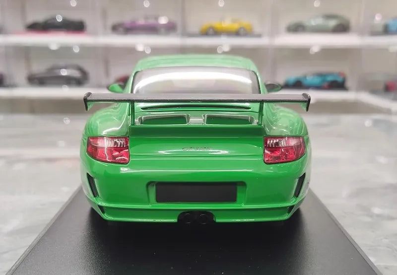 1:18 Porsche 2009 911 GT3 RS 997.2