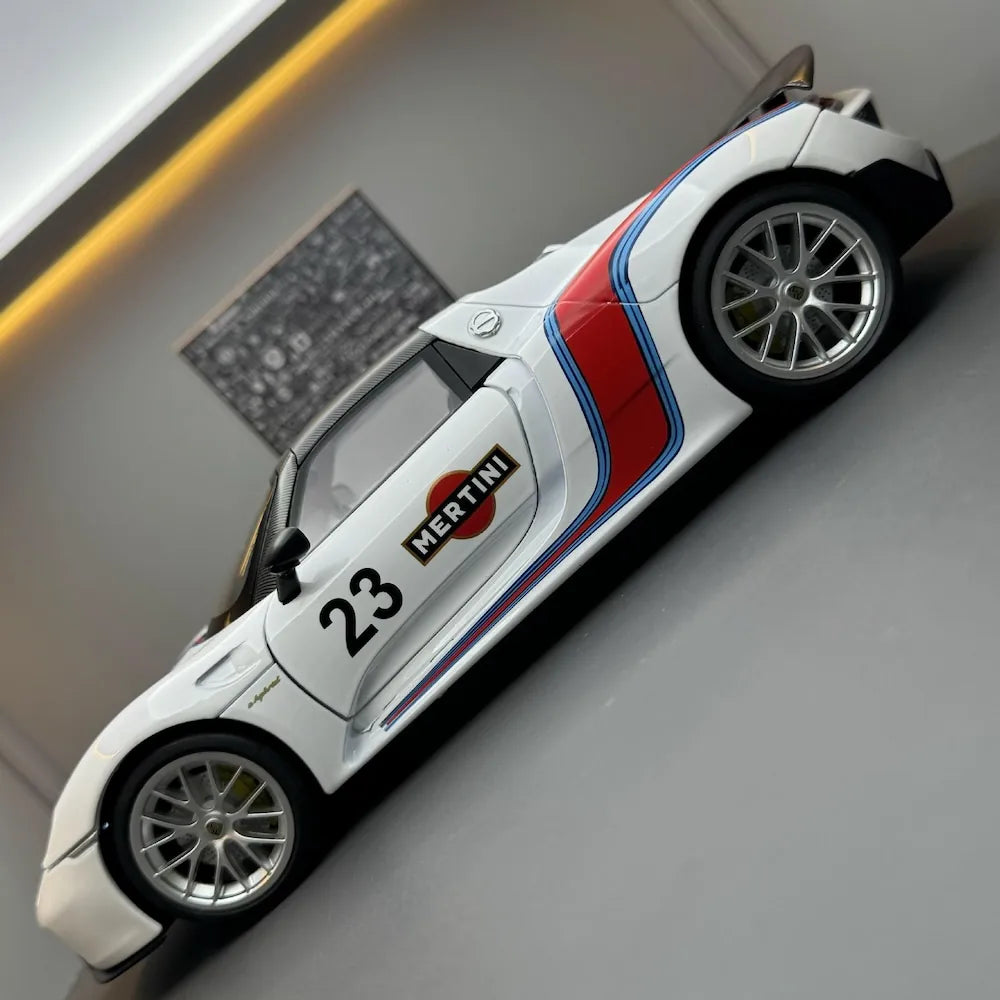 1:18 Porsche 2012 918 Spyder Martini Edition