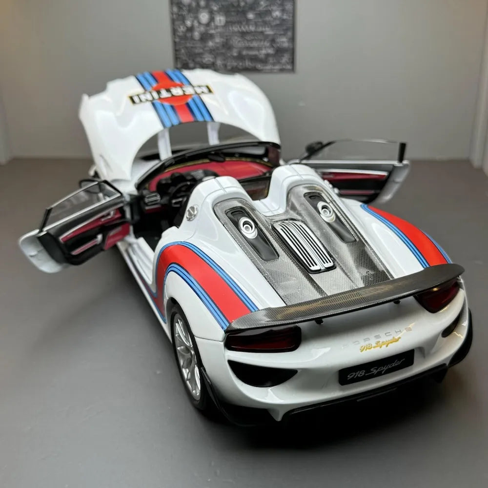 1:18 Porsche 2012 918 Spyder Martini Edition