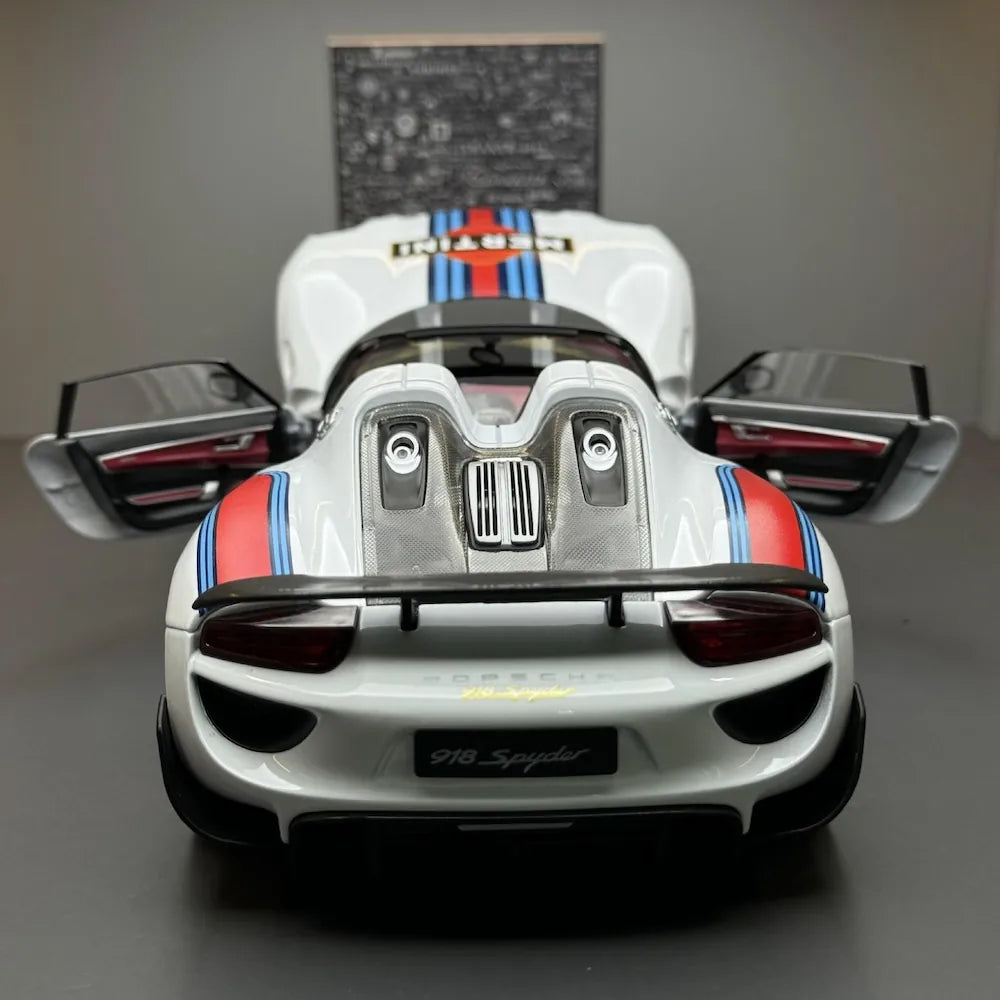 1:18 Porsche 2012 918 Spyder Martini Edition