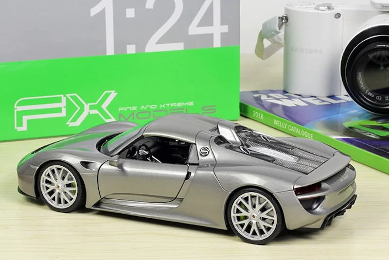 Porsche 918 Spyder 2013 à l'échelle 1:24 