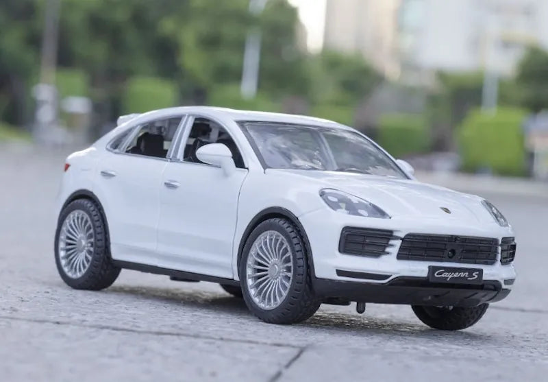 Porsche Cayenne S 2017 à l'échelle 1:24 