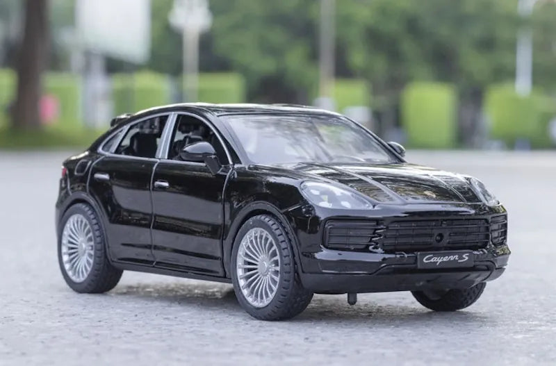 Porsche Cayenne S 2017 à l'échelle 1:24 