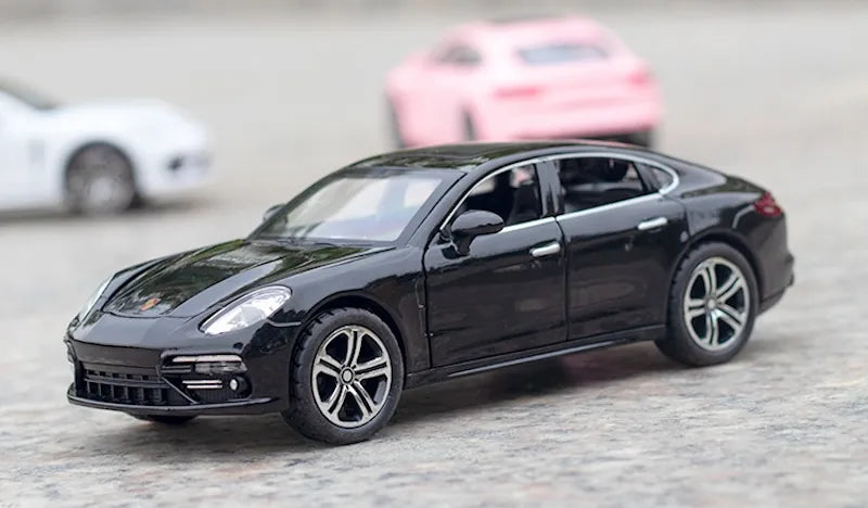 1:32 Porsche 2017 Panamera 4 E-Hybrid