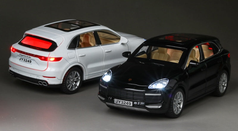 1:32 Porsche 2018 Cayenne Turbo Die Cast Model Car