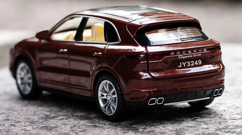 1:32 Porsche 2018 Cayenne Turbo 