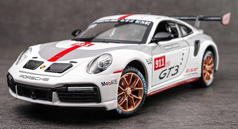 Porsche 911 GT3 RSR 2021 à l'échelle 1:24 