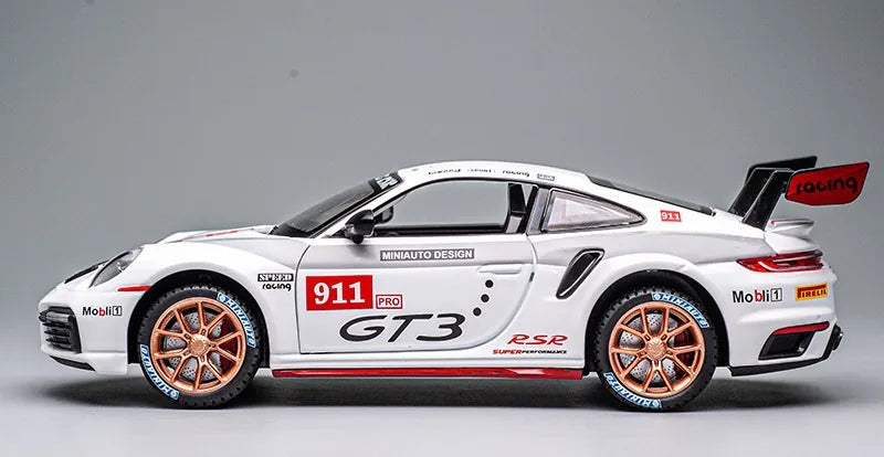 Porsche 911 GT3 RSR 2021 à l'échelle 1:24 