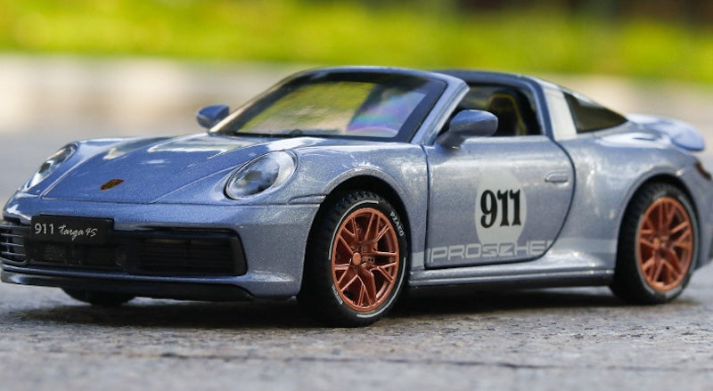 1:32 Porsche 2021 911 Targa 4S Die Cast Model Car