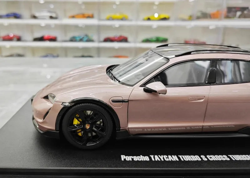 1:18 Porsche 2021 Taycan Cross Turismo Turbo S