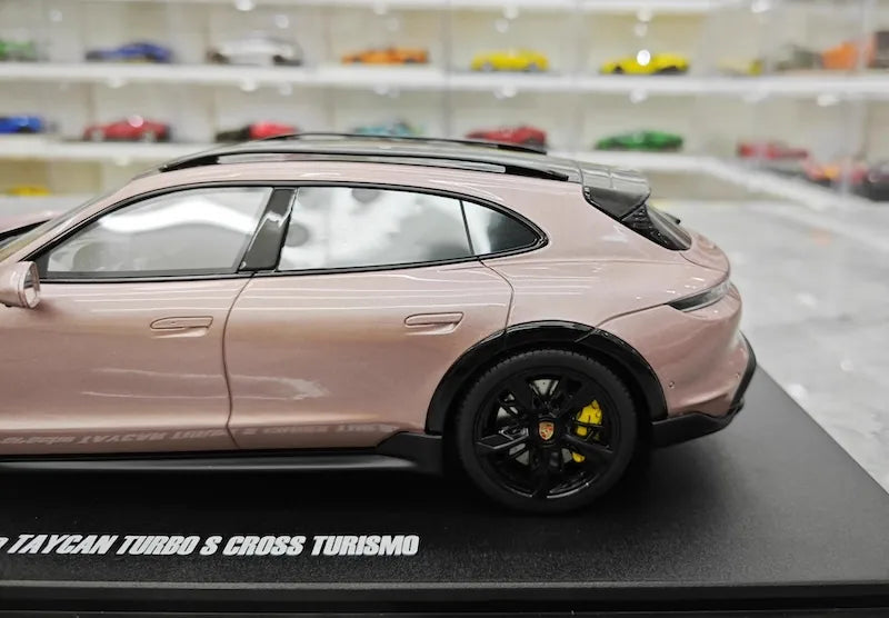 1:18 Porsche 2021 Taycan Cross Turismo Turbo S