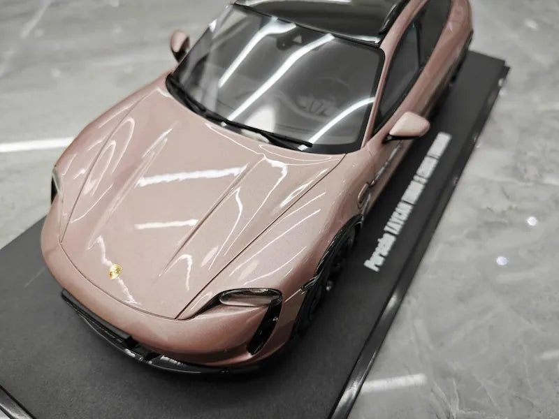 1:18 Porsche 2021 Taycan Cross Turismo Turbo S