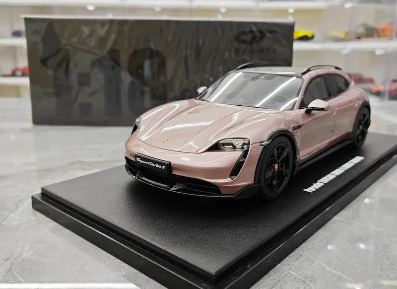 1:18 Porsche 2021 Taycan Cross Turismo Turbo S