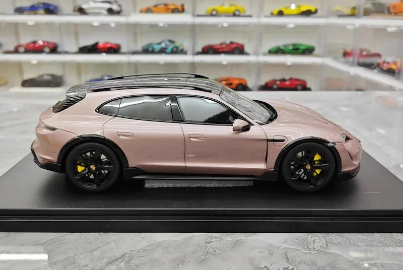 1:18 Porsche 2021 Taycan Cross Turismo Turbo S