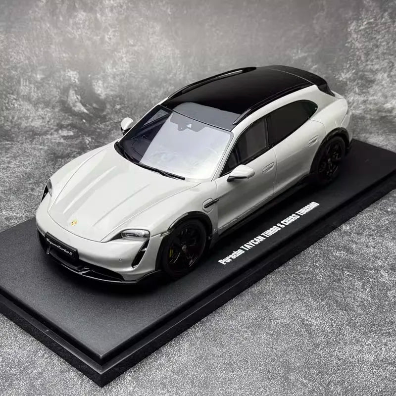 1:18 Porsche 2022 Taycan Turbo S Cross Turismo