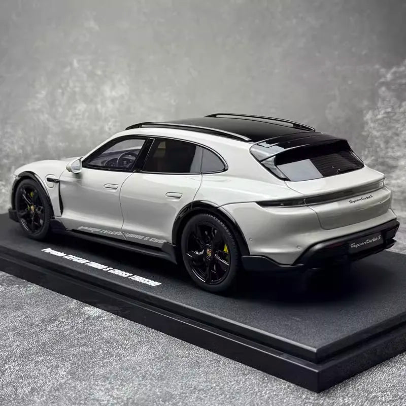 1:18 Porsche 2022 Taycan Turbo S Cross Turismo