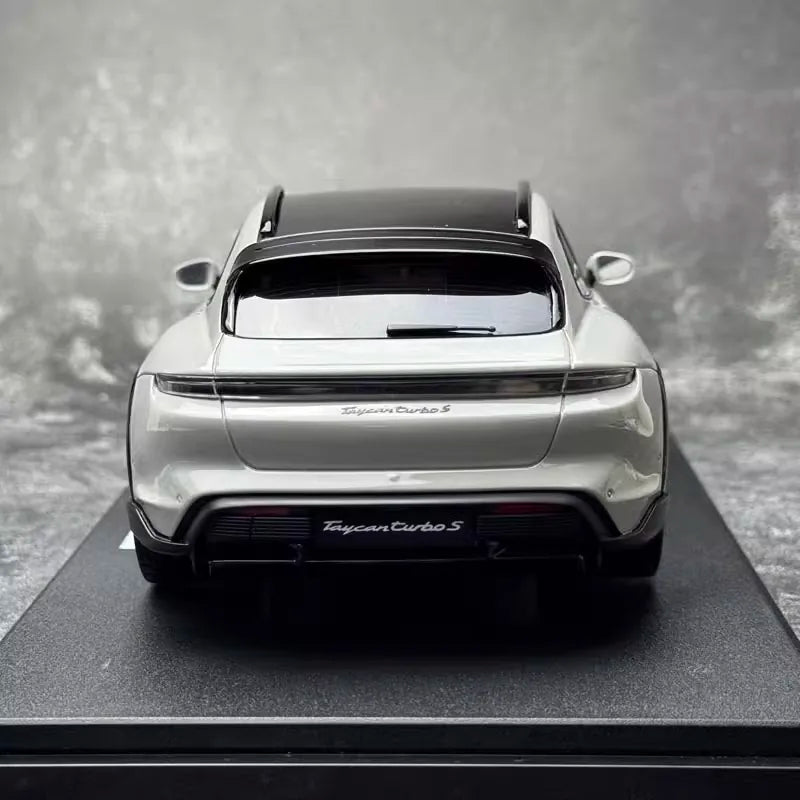 1:18 Porsche 2022 Taycan Turbo S Cross Turismo