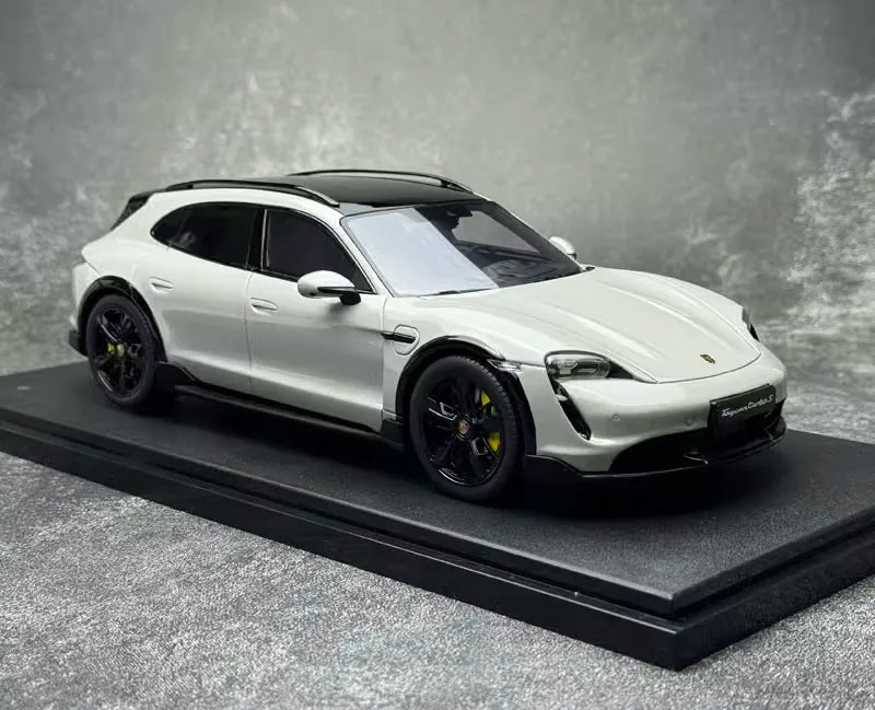 1:18 Porsche 2022 Taycan Turbo S Cross Turismo