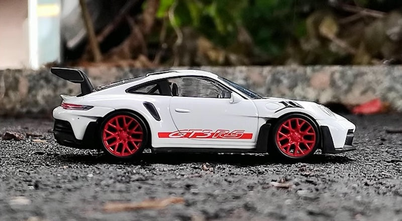 1:43 Porsche 2023 911 GT3 RS Die Cast Model Car