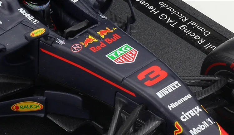 1:18 Red Bull 2017 Racing TAG Heuer RB13