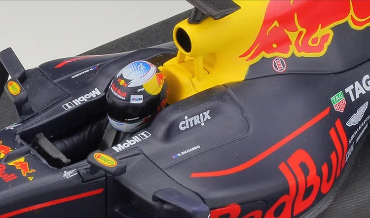 1:18 Red Bull 2017 Racing TAG Heuer RB13