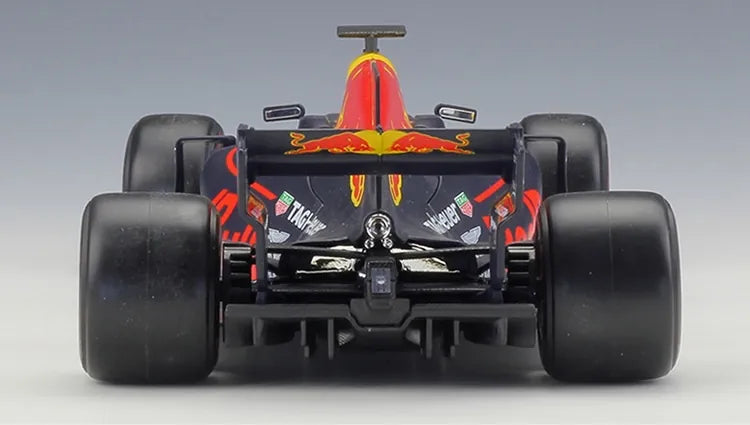 1:18 Red Bull 2017 Racing TAG Heuer RB13