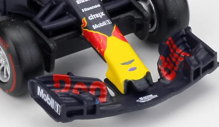 1:43 Red Bull 2017 Racing TAG Heuer RB13 