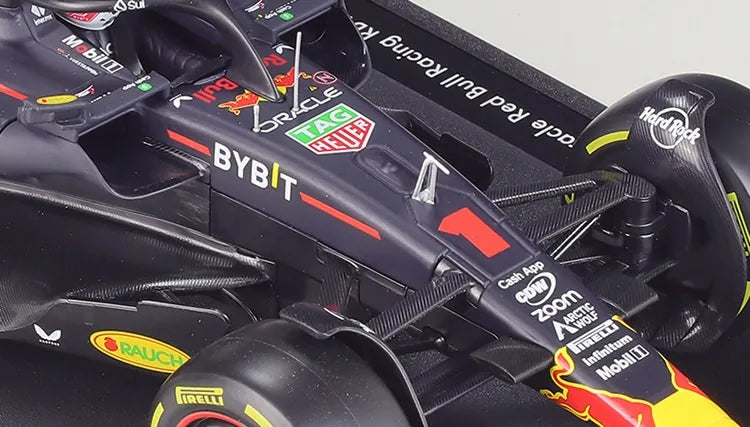 1:18 Red Bull Racing RB19 2023 