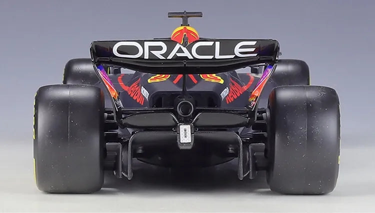 1:18 Red Bull Racing RB19 2023 