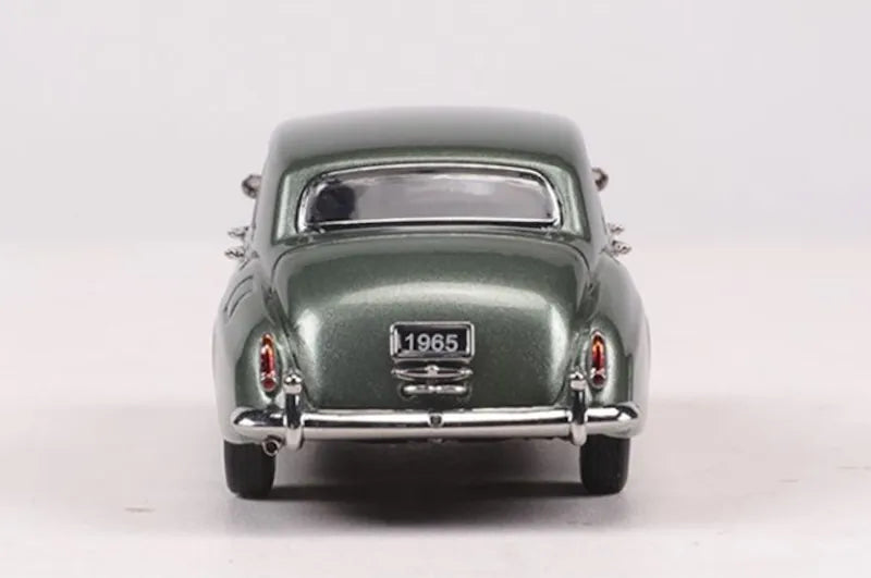 1:64 Rolls-Royce 1965 Silver Shadow 